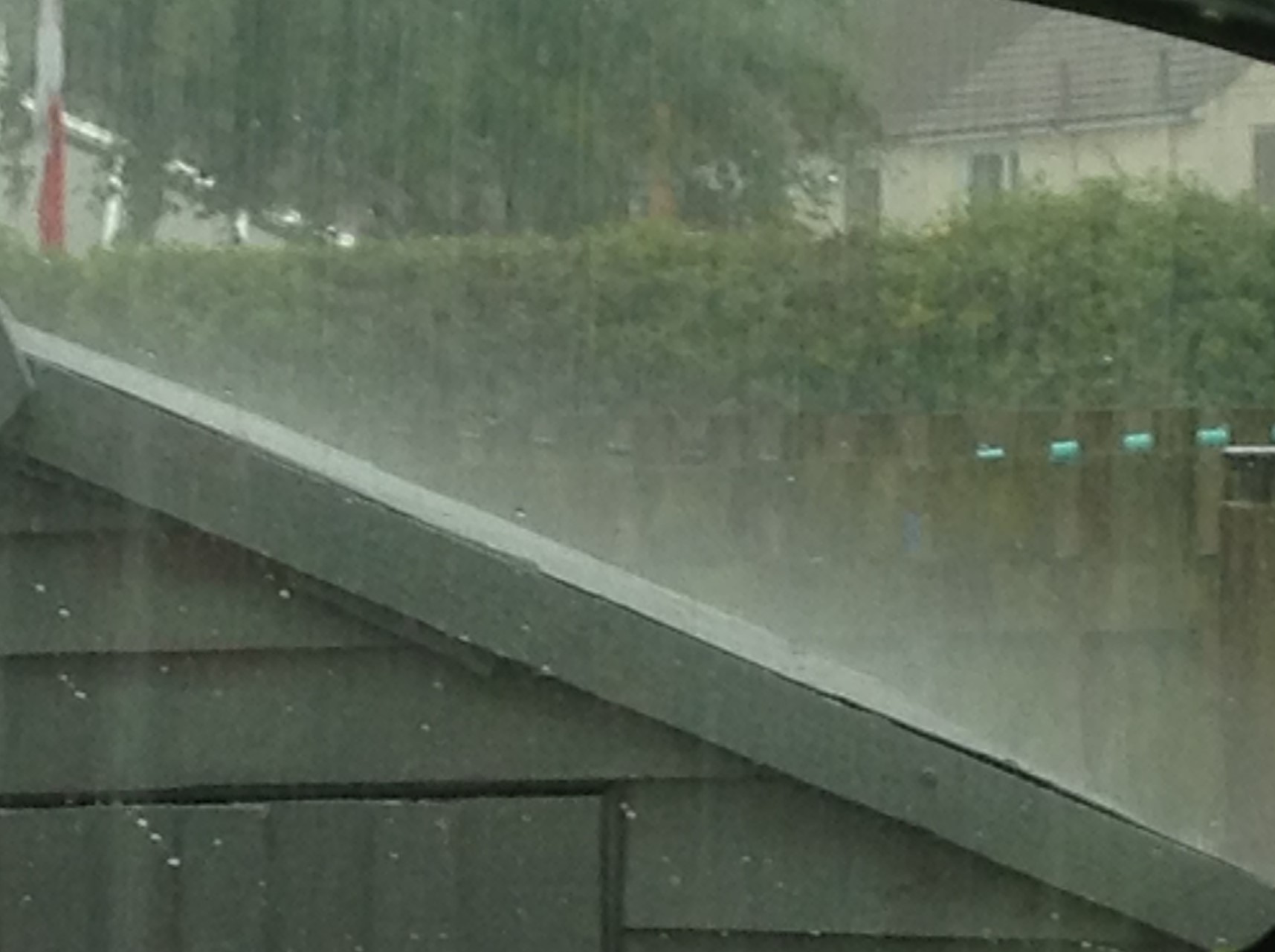 A mixed weekend of progress, rain and gardening (plus some blog news)